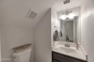 Photo #4: 6870971 Listing