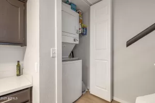 Photo #6: 6870971 Listing