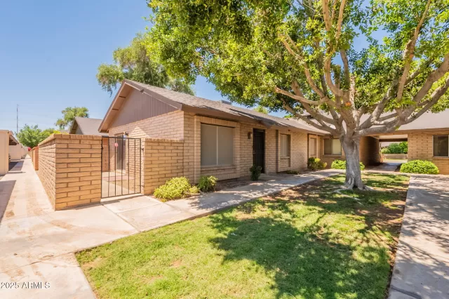 MLS: 6871004 Condo For Sale