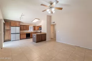 Photo #4: 6871004 Listing