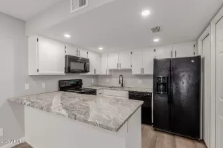 Photo #3: 6871554 Listing