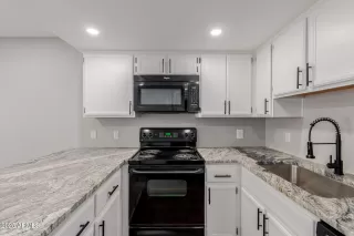 Photo #5: 6871554 Listing