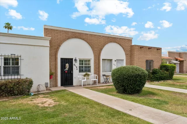 MLS: 6871890 Condo For Sale