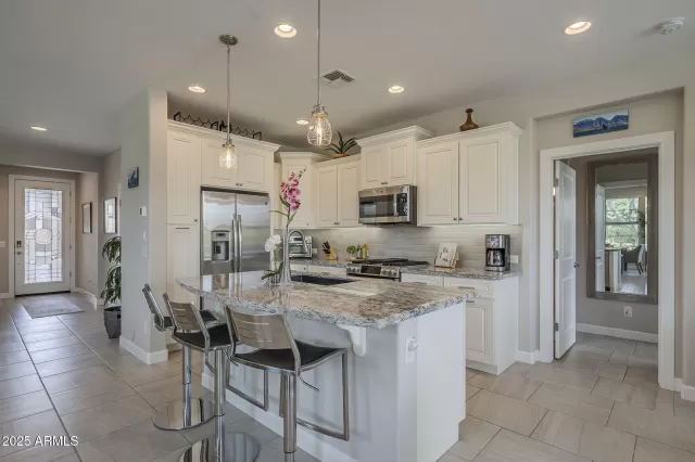 MLS: 6871939 Condo For Sale