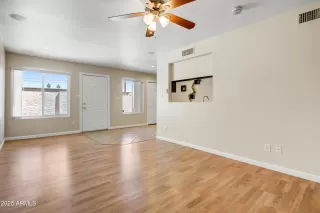 Photo #4: 6872587 Listing