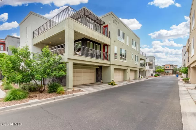 MLS: 6872649 Condo For Sale