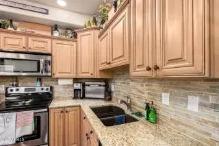 Photo #5: 6872655 Listing