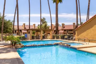 Photo #3: 6872842 Listing 