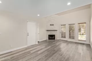 Photo #5: 6872842 Listing 