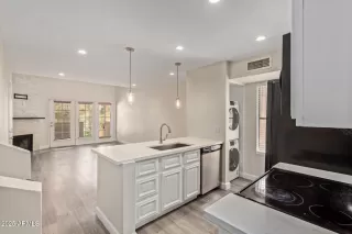 Photo #6: 6872842 Listing 