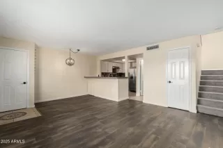 Photo #2: 6872889 Listing 