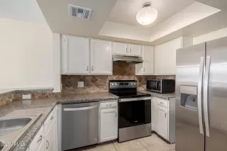 Photo #3: 6872889 Listing 