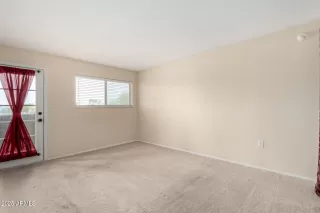 Photo #6: 6872889 Listing 