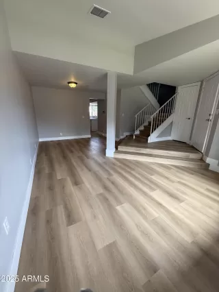 Photo #2: 6873343 Listing 