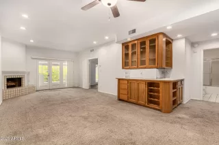 Photo #4: 6873382 Listing