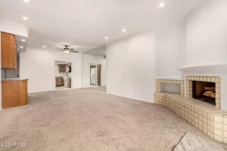 Photo #6: 6873382 Listing