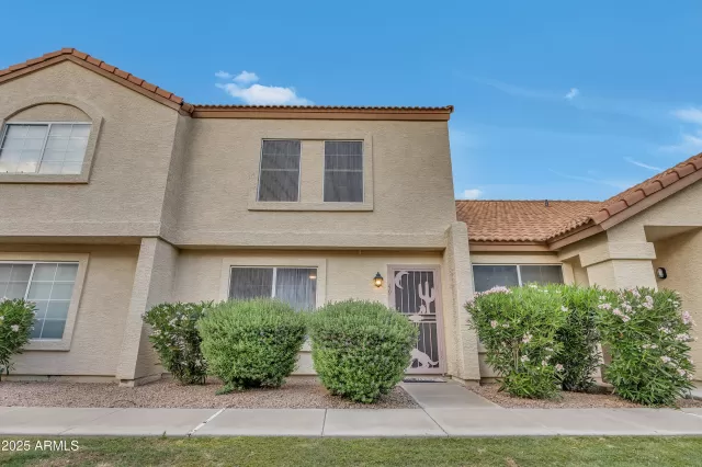 MLS: 6873399 Condo For Sale