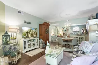 Photo #6: 6873637 Listing