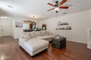 Photo #2: 6873650 Listing 