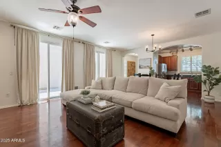 Photo #3: 6873650 Listing 