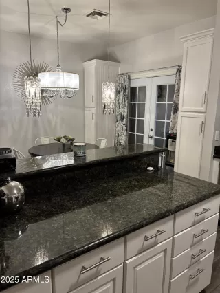 Photo #5: 6874069 Listing 