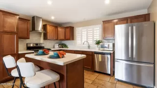More Details about MLS # 6874102 : 524 W FAIRWAY DRIVE#10