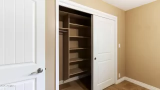 Photo #6: 6874102 Listing