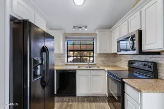 Photo #6: 6874194 Listing