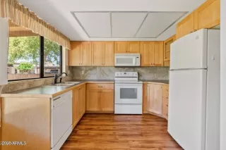 Photo #2: 6874282 Listing 