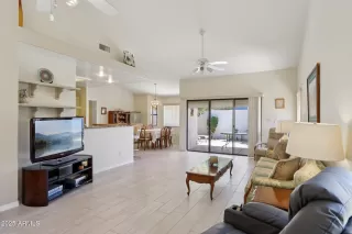 Photo #4: 6874354 Listing