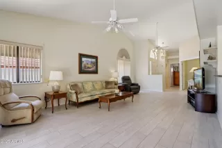 Photo #5: 6874354 Listing