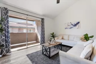 Photo #2: 6874412 Listing 