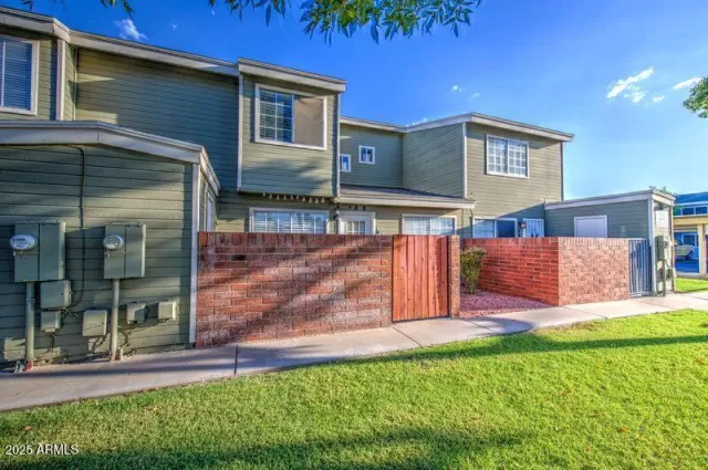 MLS: 6874555 Condo For Sale