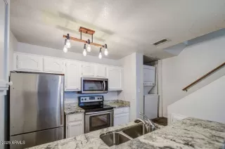 Photo #6: 6874555 Listing