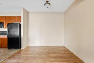 Photo #5: 6874641 Listing