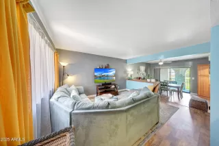 Photo #4: 6874735 Listing