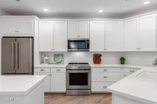 Photo #1: 6874739 Listing