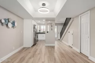 Photo #6: 6875083 Listing