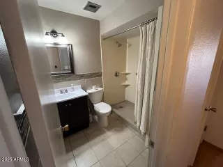 Photo #5: 6875100 Listing