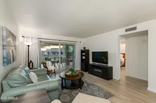 Photo #5: 6875310 Listing 