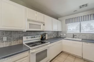 Photo #3: 6875398 Listing