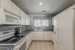 Photo #4: 6875398 Listing