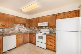 Photo #5: 6875403 Listing