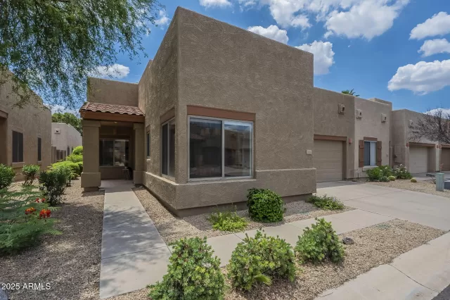 MLS: 6875772 Condo For Sale