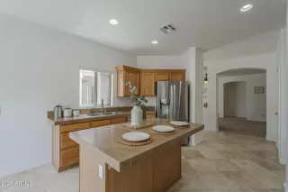 Photo #5: 6875772 Listing