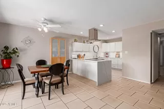 Photo #6: 6875888 Listing