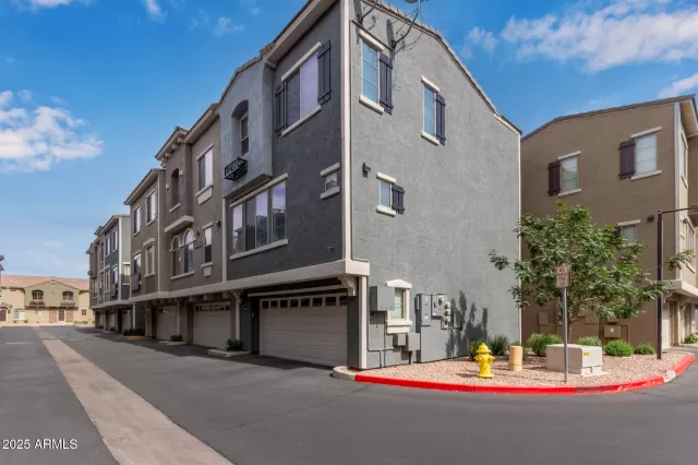 MLS: 6875934 Condo For Sale