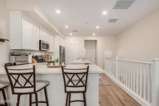 Photo #4: 6875988 Listing 