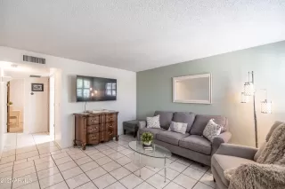 Photo #6: 6876144 Listing 