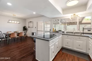 Photo #6: 6876243 Listing 